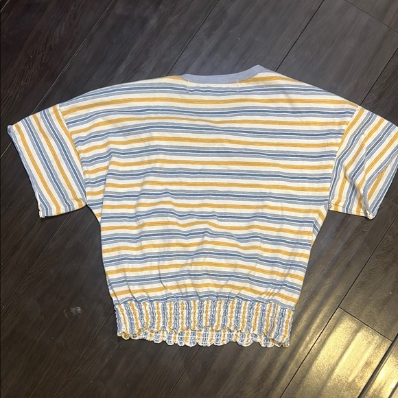 Women’s Size Medium Yellow, Blue, White Top - Picture 6 of 7